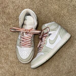 Nike Kids High-Top Air Jordan in White and Light Green